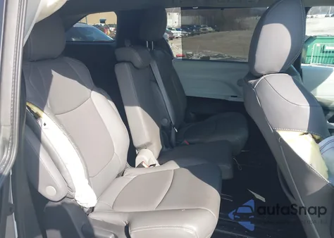 2025 Toyota Sienna Le z USA, uszkodzony, nr VIN 5TDKRKEC6SS244135